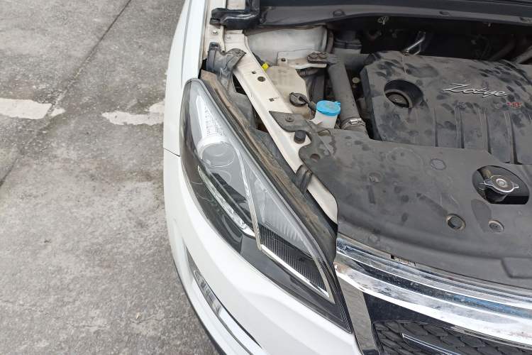 Used Zotye Domy X5 2015 1.5T CVT ZHANG GUI Model China IV Standard Right Front Headlight