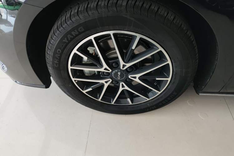 Used BYD Seal 07 DM-i 2025 DM-i 1.5L 70km Elite Model Left Front Wheel Hub