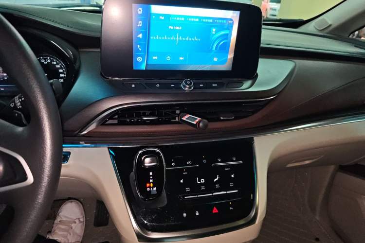 Used Buick GL8 2022 Land Cruiser Executive Class 652T Comfort Model
