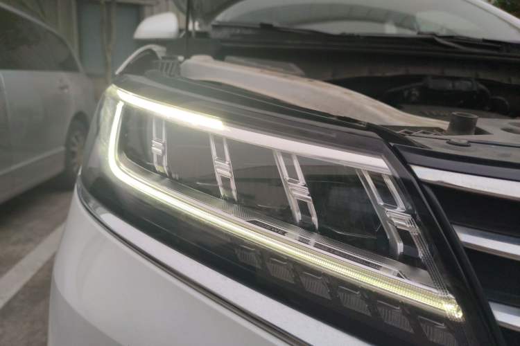 Used Roewe RX5 New Energy 2017 eRX5 50T Hybrid Connected Prestige Flagship Edition
