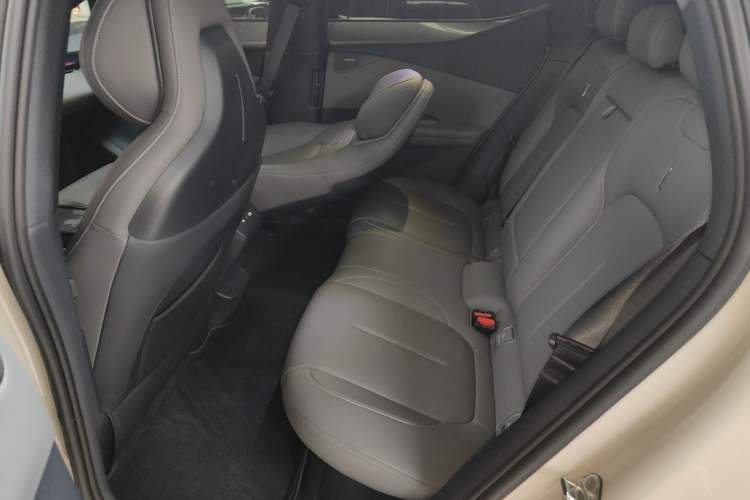 Used Lynk & Co Z20 2025 530 km Range Rear-Wheel Drive Max
