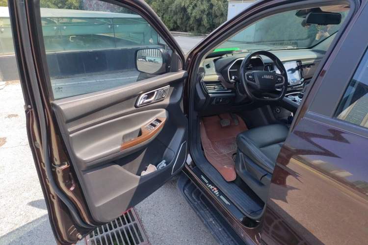 Used JMC Yuhu 9 2020 2.0T Automatic Diesel 4x4 Comfort Edition