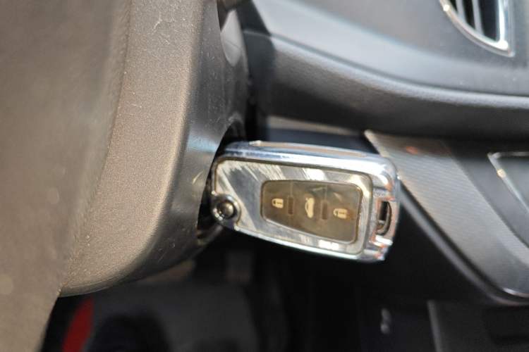 Used Roewe 360 2015 1.5L Automatic Luxury Edition
