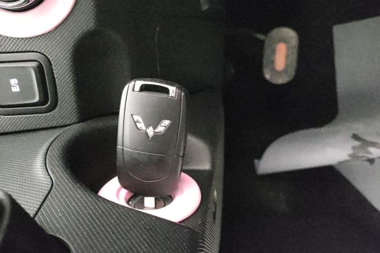 Used Wuling Hongguang MINIEV 2020 Freedom Version Lithium Iron Phosphate Vehicle Key