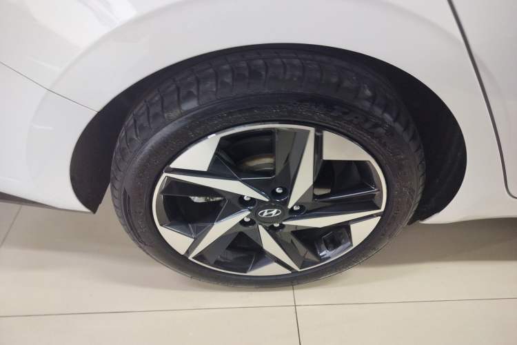 Used Hyundai Elantra 2021 1.5L CVT GLX Elite Edition Right Rear Wheel Hub