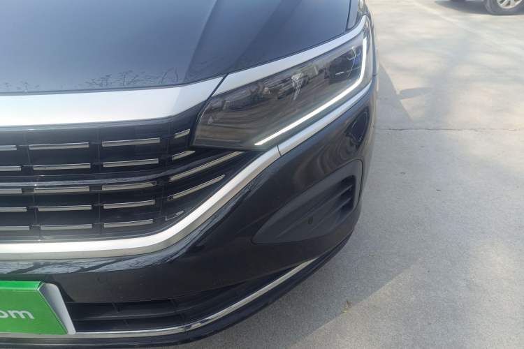 Used Volkswagen Passat 2024 330TSI Elite Edition Left Front Headlight