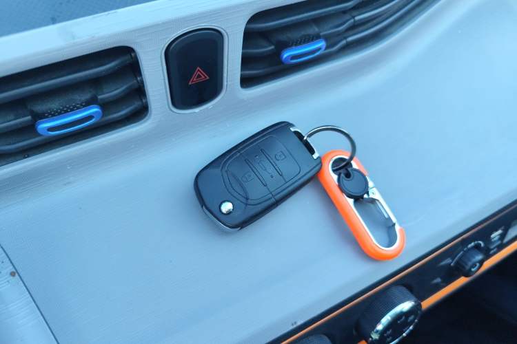 Used Wuling Hongguang MINIEV 2022 Easy Version Lithium Iron Phosphate Vehicle Key