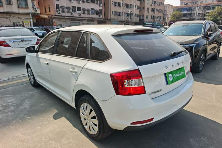 Used Skoda Rapid Spaceback 2019 1.5L Automatic Standard Edition