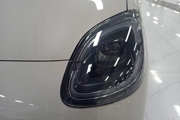 Used Wuling Hongguang MINIEV 2025 Four-Door Version Advanced Edition Left Front Headlight