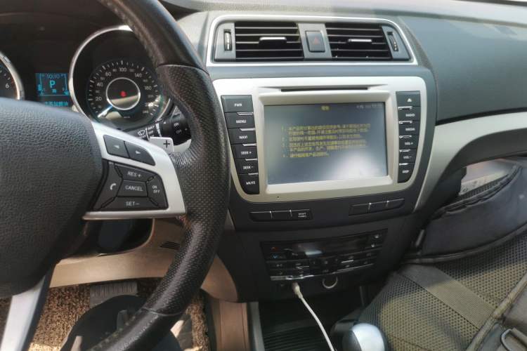 Used BAIC Senova X65 2015 2.0T Automatic Elite Model Audio And AC Panel