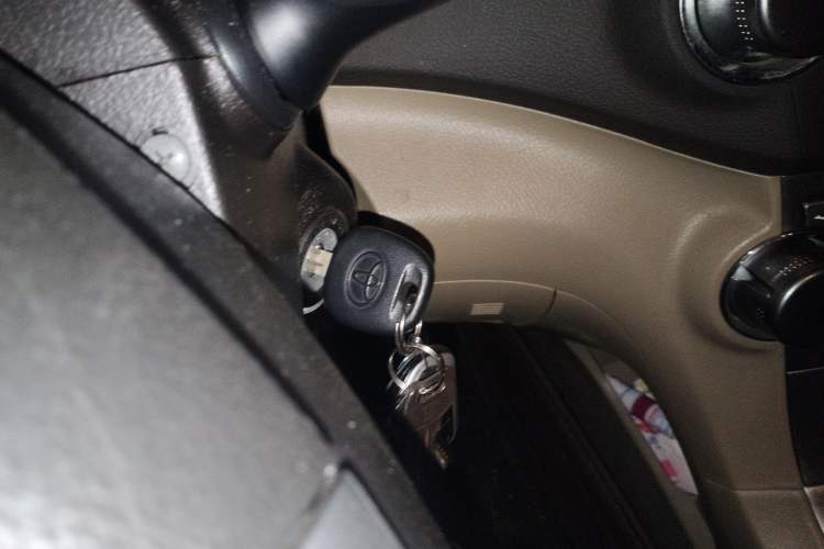 Used Toyota Highlander 2012 2.7L Two-Wheel Drive 7-Seater Luxury Edition
