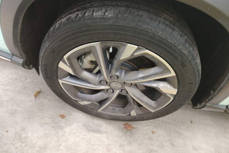 Used XPeng G3 2022 G3i 460G+ Left Front Wheel Hub