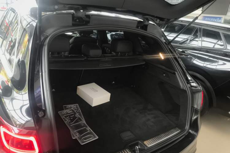 Used Mercedes-Benz GLC 2020 Facelift GLC 300 L 4MATIC Dynamic Edition Trunk