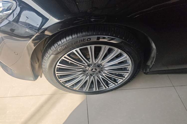 Used Mercedes-Benz E-Class 2019 E 300 L Sporty and Stylish Model