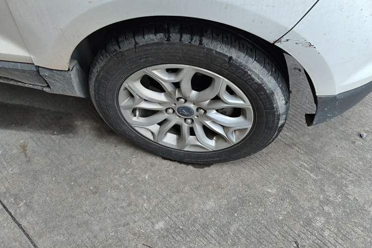 Used Ford EcoSport 2013 1.5L Automatic Prestige Model Right Front Wheel Hub