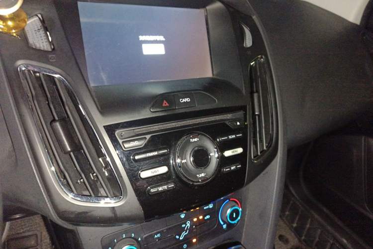 Used Ford Focus 2017 Sedan 1.6L Automatic Fashion Edition Smart Drive Version Audio And AC Panel