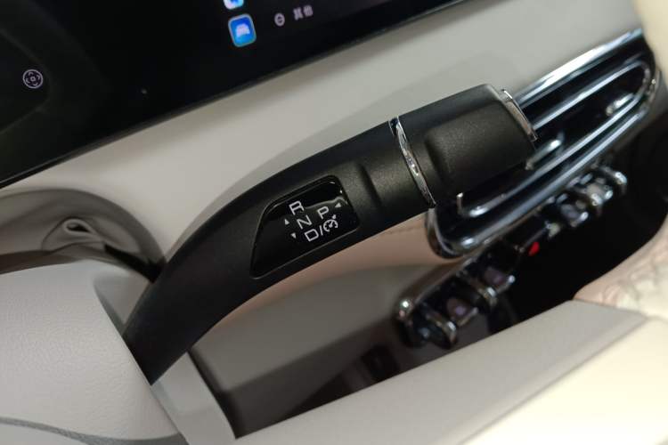 Used ORA Ballet Cat 2022 401 km Nutcracker Edition