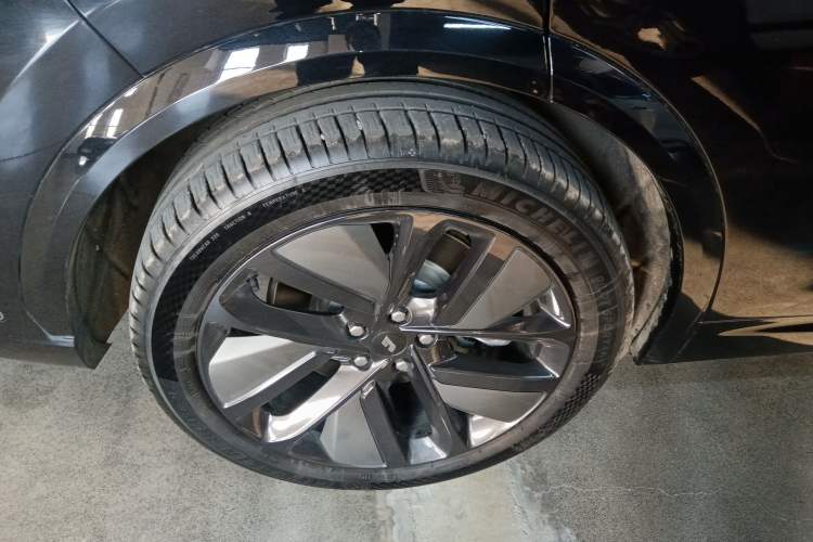 Used Li Auto L7 2024 Ultra Model Right Rear Wheel Hub