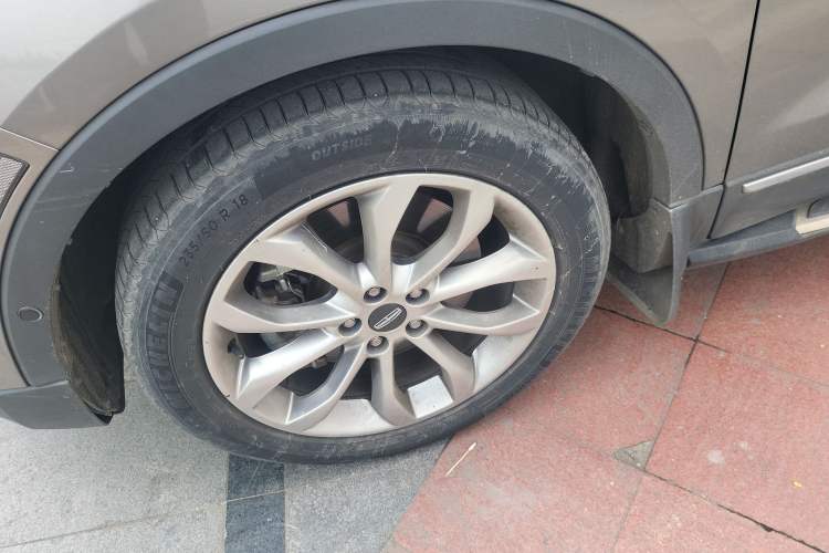 Used Lincoln MKC 2017 2.0T Two-Wheel-Drive Luxury Edition Left Front Wheel Hub