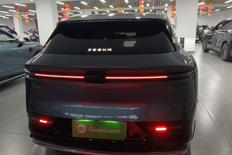 Used Zeekr 7X 2025 100 kWh Long-Range Rear-Wheel Drive with Intelligent Driving Features Rear