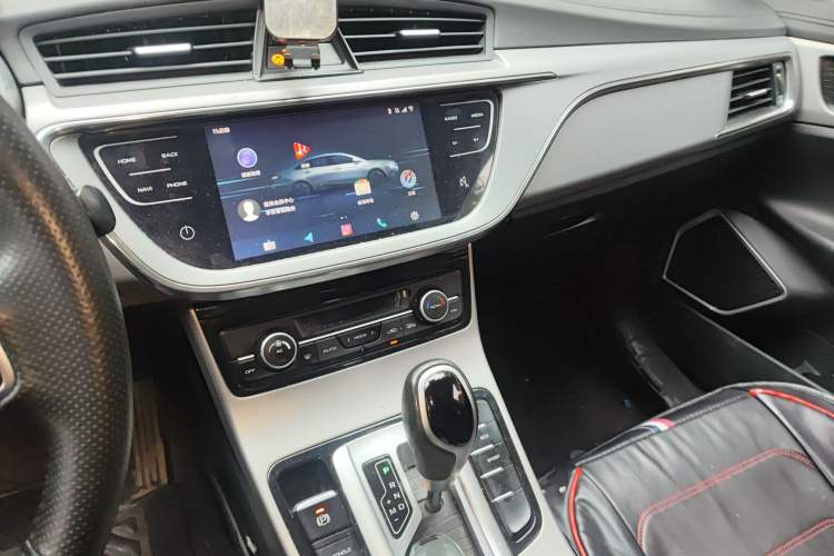 Used Geely Auto Emgrand GL 2018 1.8L DCT Elite Smart Connectivity Version Audio And AC Panel