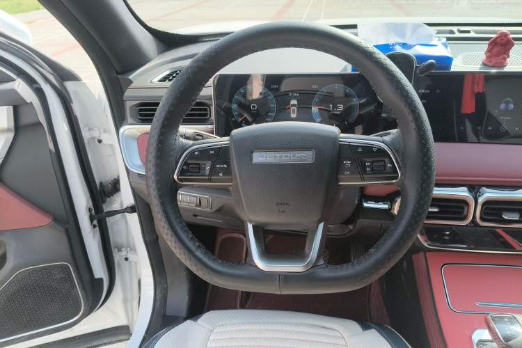 Used JETOUR X70 PLUS 2023 1.5T DCT Ziqiang PRO+ 7-Seater
