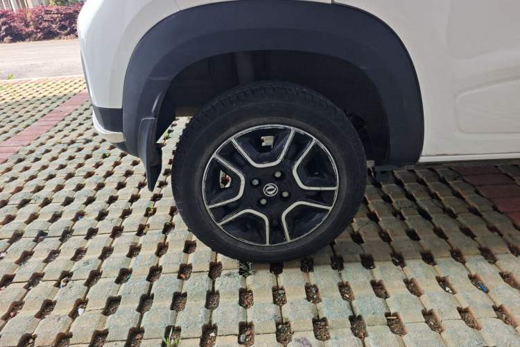 Used Dongfeng NAMMI BOX 2022 Chasing Wind Edition 331 km Standard Model
