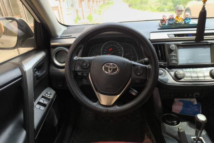 Used Toyota RAV4 2013 2.0L CVT Four-Wheel Drive New Edition
