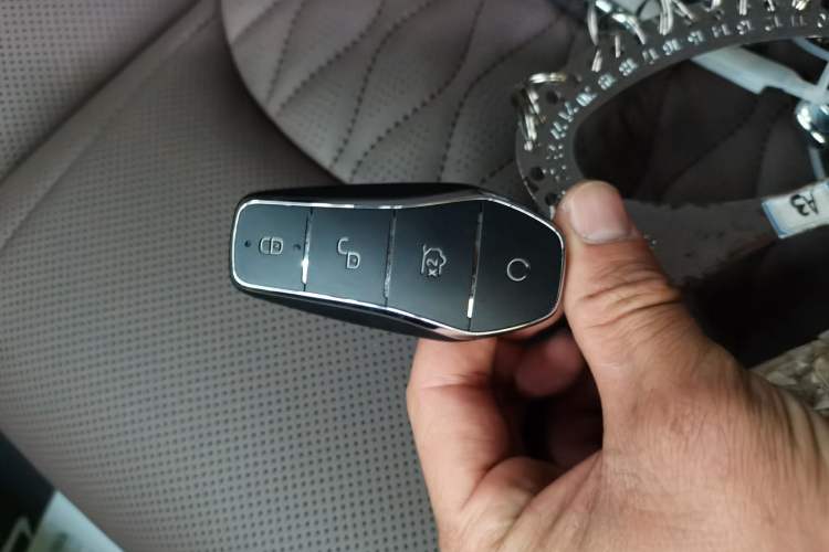 Used BYD Han 2024 DM-i Glory Edition 121KM Prestige Model Vehicle Key