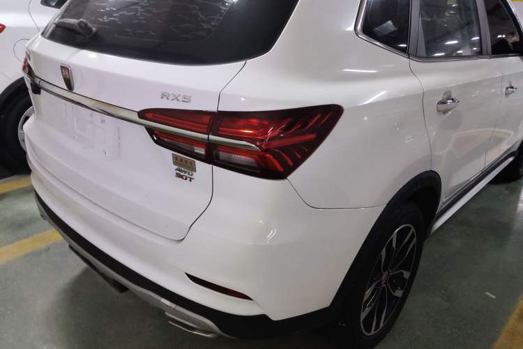 Used Roewe RX5 2016 30T Four-Wheel Drive Automatic Internet Smart Luxury Edition Right Rear Taillight