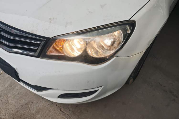 Used Roewe 350 2015 1.5L Automatic Luxury Sunroof Edition
