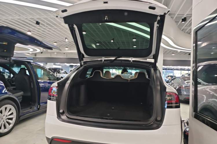 Used Tesla Model X 2023 Dual-Motor All-Wheel-Drive Version
