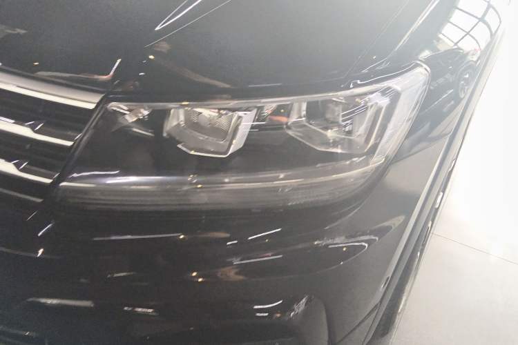 Used Volkswagen Tiguan L 2021 330TSI Automatic Two-Wheel Drive R-Line Enhanced Edition
