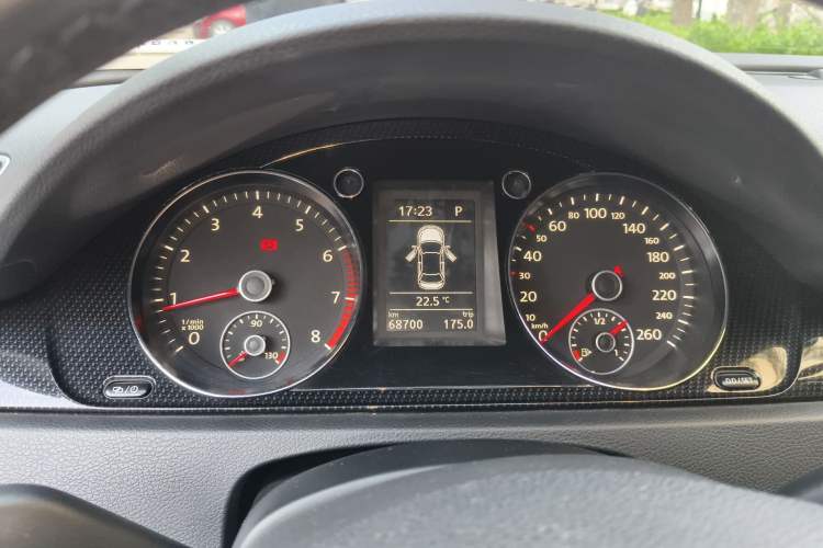 Used Volkswagen Magotan 2015 2.0 TSI Luxury Model Instrument Cluster