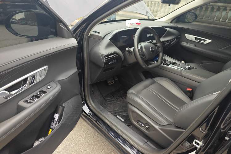 Used Dongfeng Aeolus Huge 2022 Mach Power 1.5T DareDrive Edition · Smart