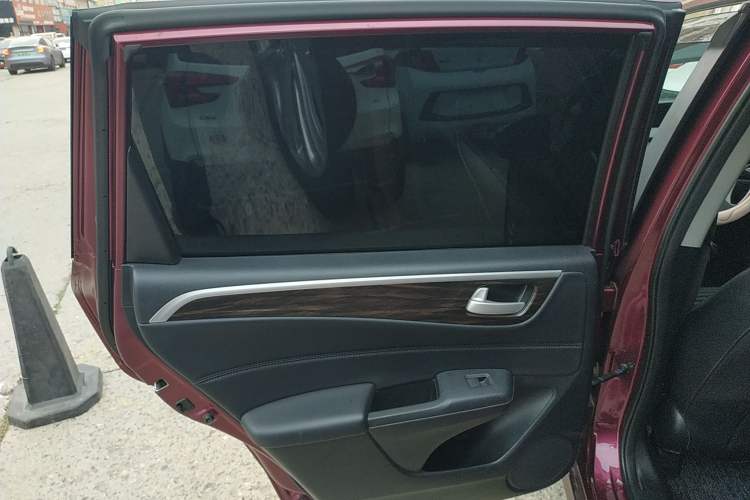 Used Honda Jade 2017 1.8L automatic Comfort version 5 seats Left Rear Door Interior