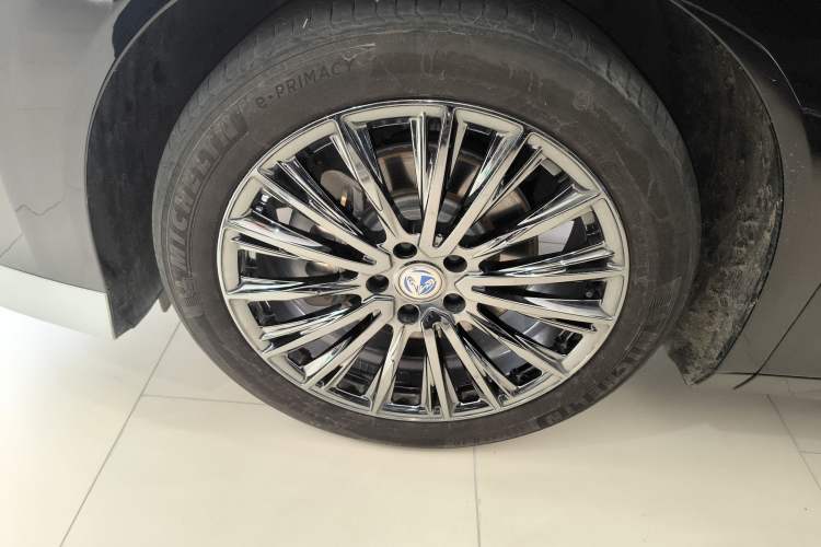 Used Denza D9 2024 DM-i 1050 Luxury Model