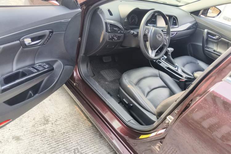 Used GAC Trumpchi GA6 2015 1.8T DCT Luxury Navigation Model
