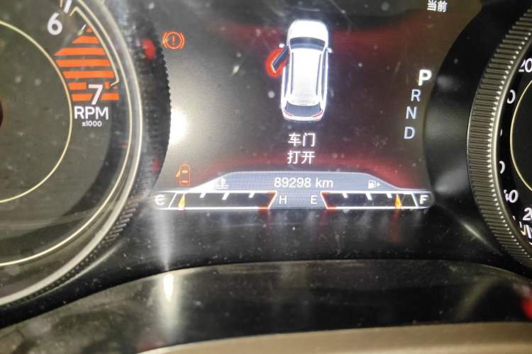 Used Jeep Cherokee 2016 2.4L Leading Smart Version
