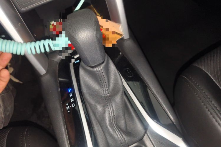 Used Toyota FRONTLANDER 2023 2.0L CVT Elite Edition Gear Lever