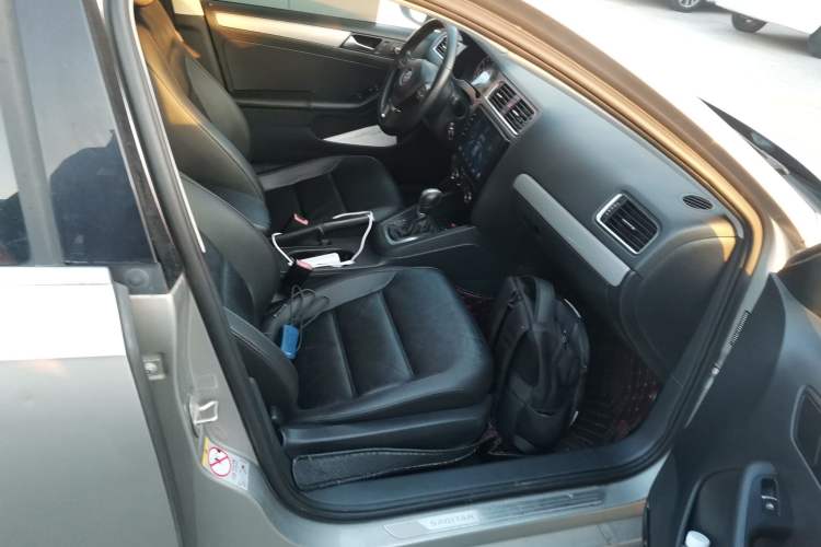 Used Volkswagen Sagitar 2014 1.4TSI Automatic Luxury Model
