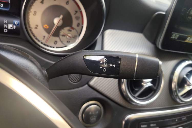 Used Mercedes-Benz GLA 2016 GLA 200 Fashion Model Gear Lever