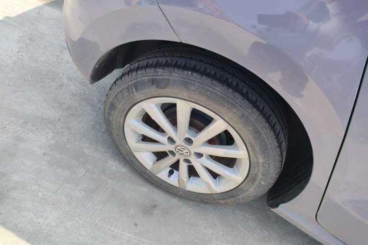 Used Volkswagen Polo 2014 1.6L Automatic Luxury Edition Exterior 5