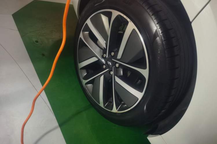 Used Li Auto L6 2024 Pro Model Right Rear Wheel Hub