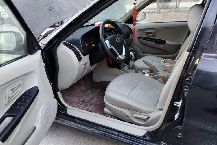 Used Soueast V3 Lingyue 2014 1.5L Manual Smart Edition Driver Seat