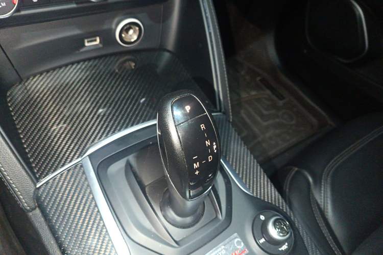 Used Alfa Romeo Stelvio 2017 2.0T 200HP Elite Edition