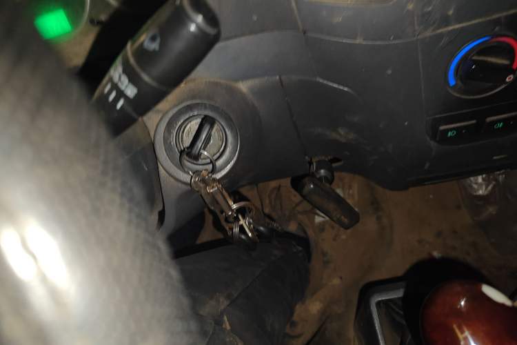 Used Foton Scenic 2014 2.0L Express Classic Short-Wheelbase Low-Roof 491EQ4A
