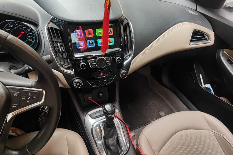 Used Chevrolet Cruze 2015 1.5L Automatic Luxury Edition Audio And AC Panel