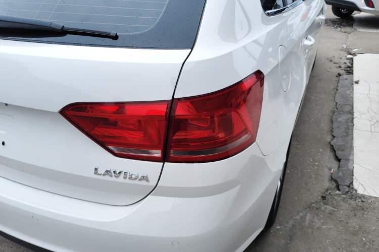 Used Volkswagen Gran Lavida 2017 1.6L Automatic Fashion Edition