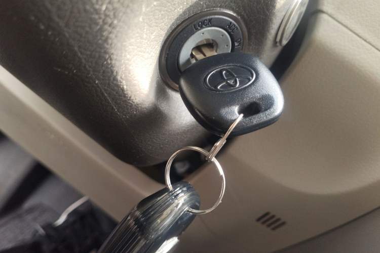 Used Toyota Verso 2011 180G CVT Luxury Edition Vehicle Key